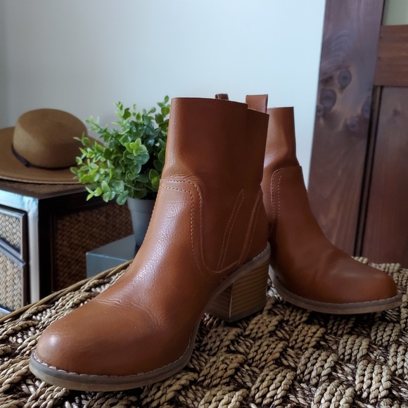 Brown Faux Leather Round Toe Block Heel Ankle Booties - Picture 1 of 8
